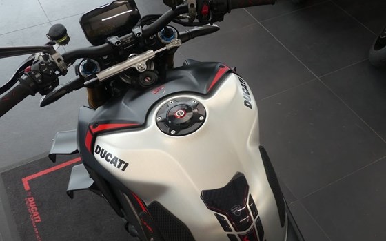 Gebrauchtmotorrad Ducati Streetfighter - Bild 10