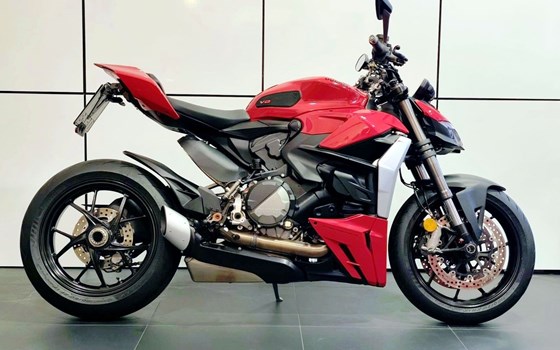 Gebrauchtmotorrad Ducati Streetfighter V2 - Bild 1