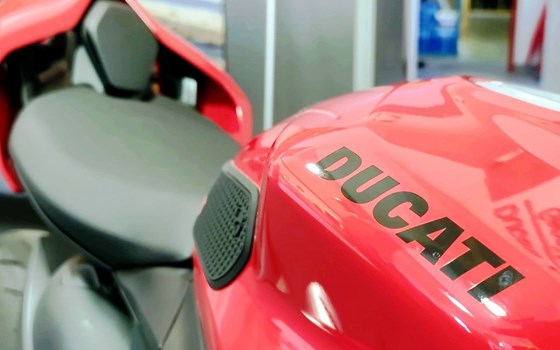 Gebrauchtmotorrad Ducati Streetfighter V2 - Bild 10