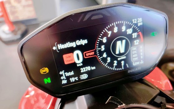 Gebrauchtmotorrad Ducati Streetfighter V2 - Bild 12