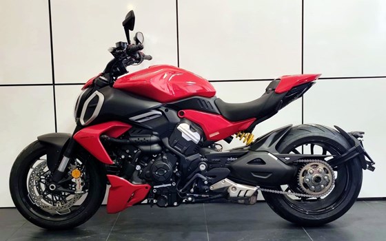 Gebrauchtmotorrad Ducati Diavel V4 - Bild 2