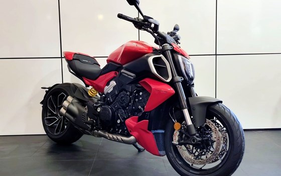 Gebrauchtmotorrad Ducati Diavel V4 - Bild 3