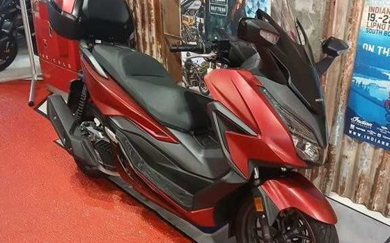 Gebrauchtmotorrad Honda Forza 125 - Bild 7