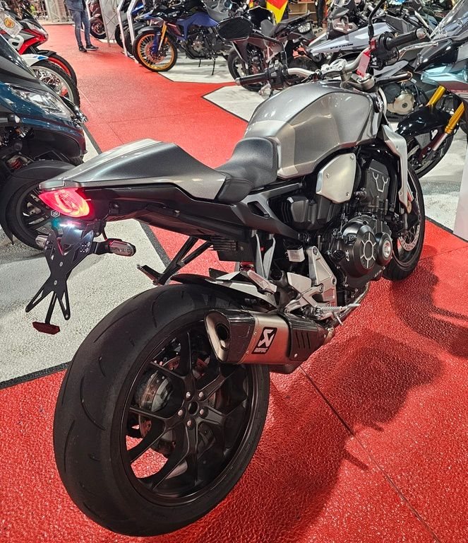 Honda CB1000R+