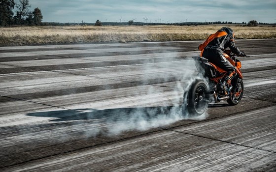 Neufahrzeug KTM 1390 Super Duke R EVO - Bild 9