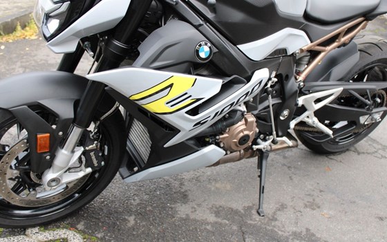 Gebrauchtmotorrad BMW S 1000 R - Bild 11
