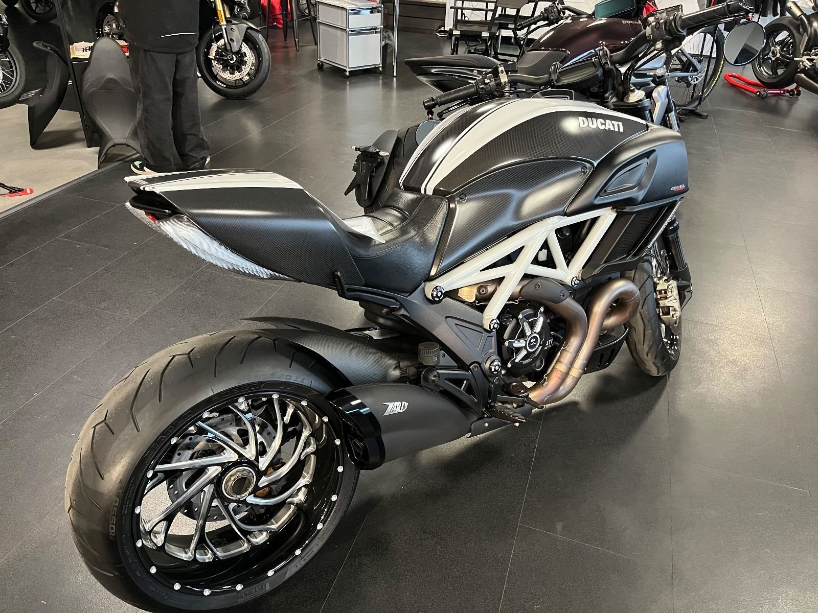 Ducati Diavel Carbon