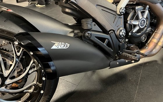 Gebrauchtmotorrad Ducati Diavel Carbon - Bild 2