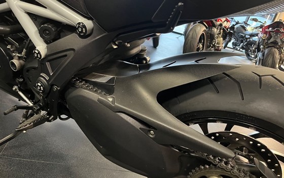 Gebrauchtmotorrad Ducati Diavel Carbon - Bild 7