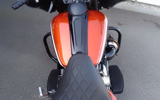 Gebrauchtmotorrad Harley-Davidson Street Glide FLHX - Bild 2