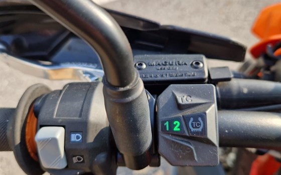 Gebrauchtmotorrad KTM 690 SMC R - Bild 7