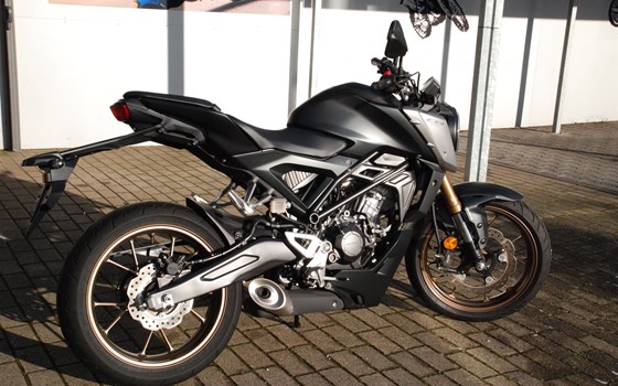 Gebrauchtmotorrad Honda CB125R - Bild 4