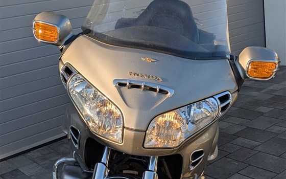 Gebrauchtmotorrad Honda GL 1800 Goldwing - Bild 8