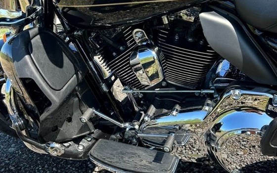 Gebrauchtmotorrad Harley-Davidson CVO Ultra Limited FLHTKSE - Bild 2