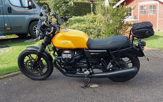Gebrauchtmotorrad Moto Guzzi V7 III Stone - Bild 1