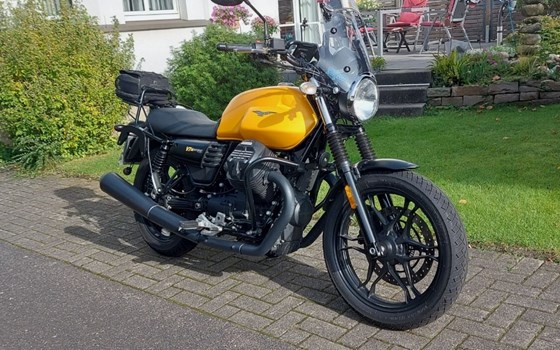 Gebrauchtmotorrad Moto Guzzi V7 III Stone - Bild 2