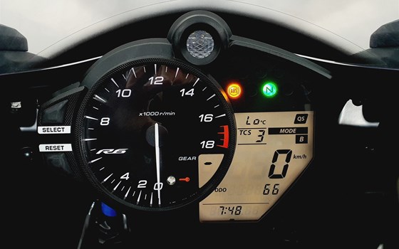 Gebrauchtmotorrad Yamaha YZF-R6 - Bild 9