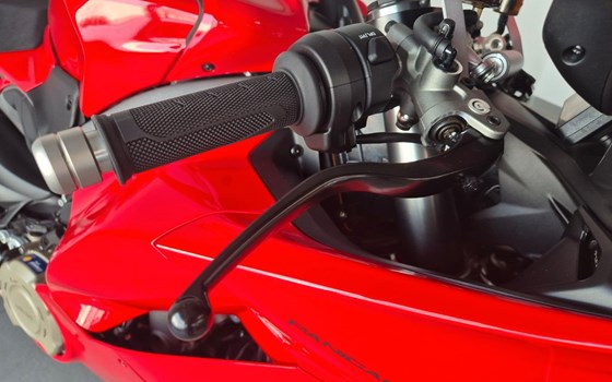 Gebrauchtmotorrad Ducati Panigale V4 - Bild 6