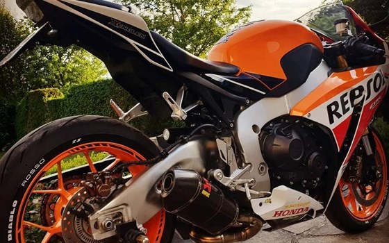 Gebrauchtmotorrad Honda CBR1000RR Fireblade - Bild 9