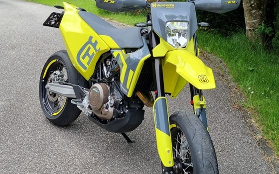 Gebrauchtmotorrad Husqvarna 701 Supermoto - Bild 10