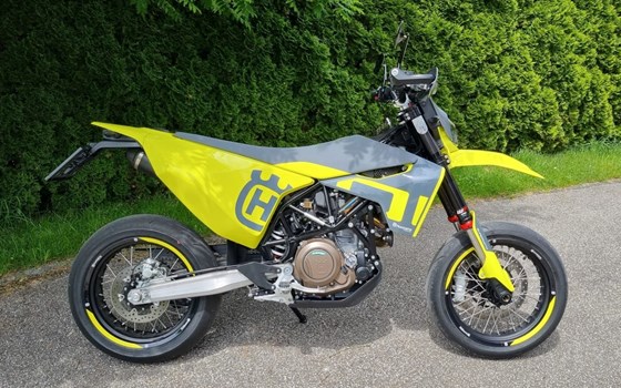 Gebrauchtmotorrad Husqvarna 701 Supermoto - Bild 6