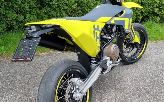 Gebrauchtmotorrad Husqvarna 701 Supermoto - Bild 9