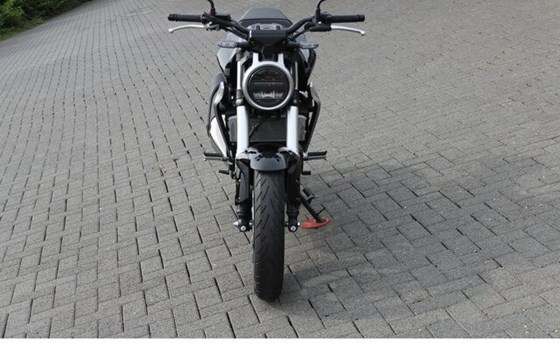 Gebrauchtmotorrad Honda CB300R - Bild 4