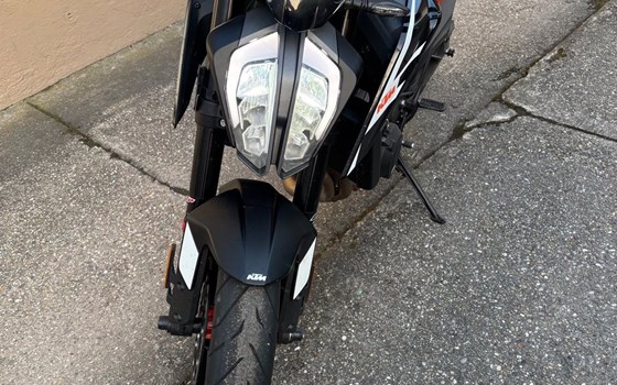 Gebrauchtmotorrad KTM 890 Duke GP - Bild 1