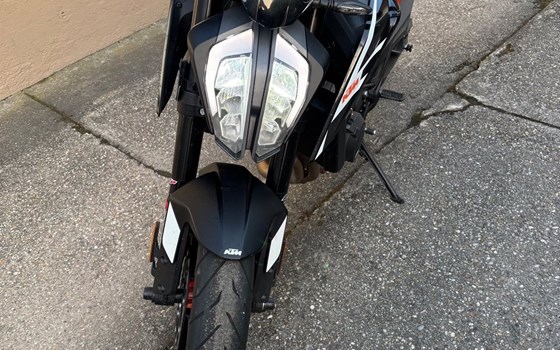 Gebrauchtmotorrad KTM 890 Duke GP - Bild 1