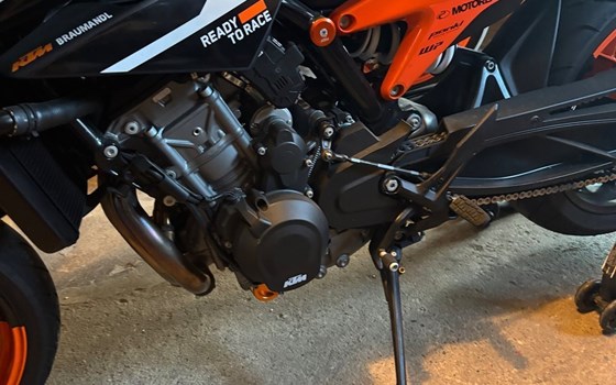Gebrauchtmotorrad KTM 890 Duke GP - Bild 4