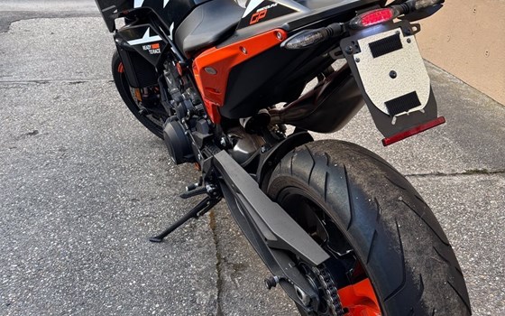 Gebrauchtmotorrad KTM 890 Duke GP - Bild 6