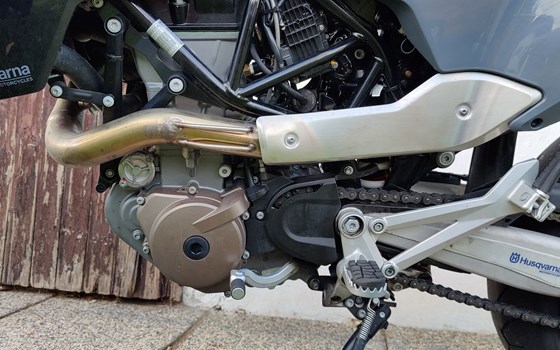 Gebrauchtmotorrad Husqvarna 701 Supermoto - Bild 3