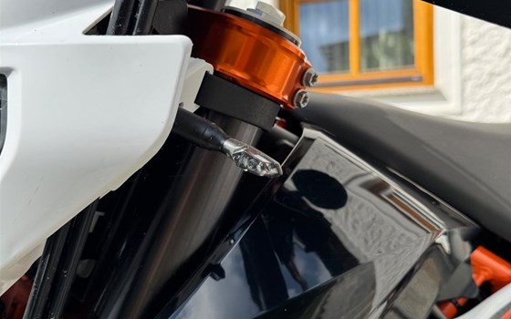 Gebrauchtmotorrad KTM 690 SMC R - Bild 8