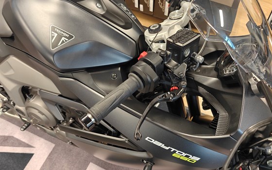 Neufahrzeug Triumph Daytona 660 - Bild 7