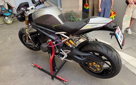 Gebrauchtmotorrad Triumph Speed Triple 1200 RS - Bild 10