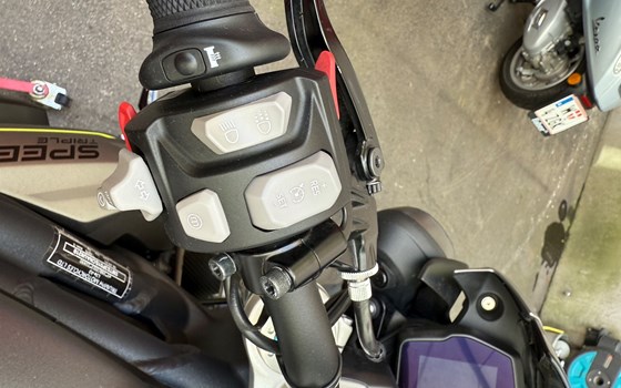 Gebrauchtmotorrad Triumph Speed Triple 1200 RS - Bild 12