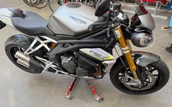 Gebrauchtmotorrad Triumph Speed Triple 1200 RS - Bild 2
