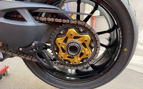 Gebrauchtmotorrad Triumph Speed Triple 1200 RS - Bild 8