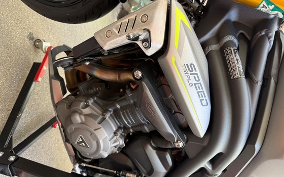 Gebrauchtmotorrad Triumph Speed Triple 1200 RS - Bild 9