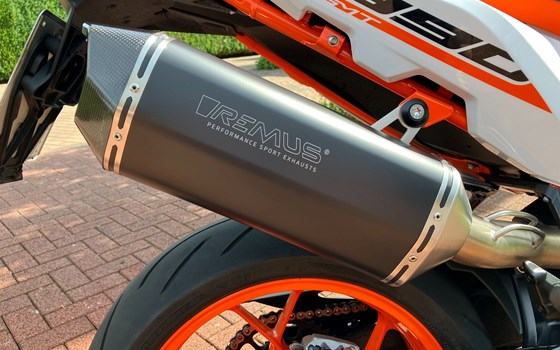 Gebrauchtmotorrad KTM 890 SMT - Bild 4