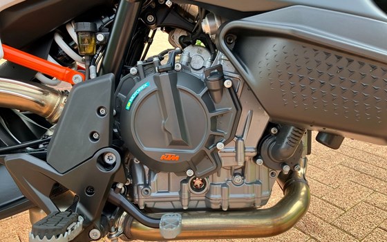 Gebrauchtmotorrad KTM 890 SMT - Bild 5