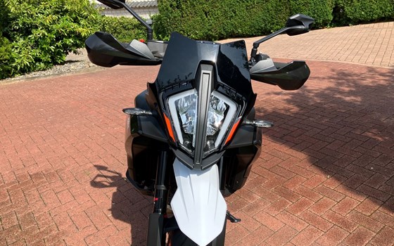 Gebrauchtmotorrad KTM 890 SMT - Bild 6