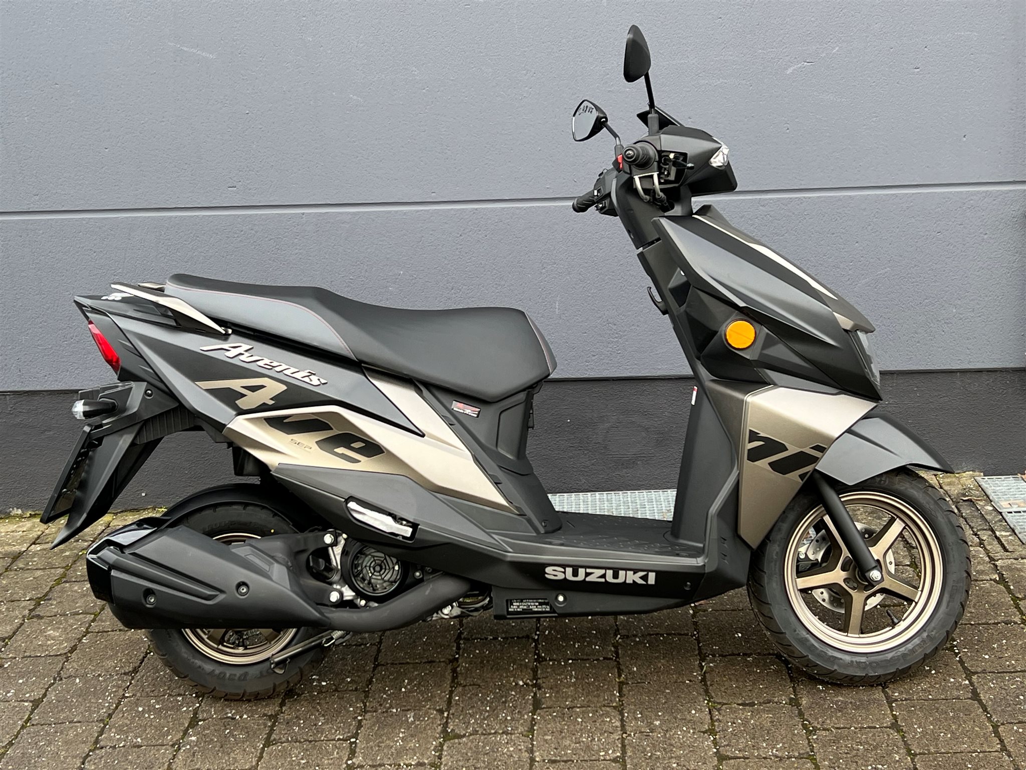 Suzuki Avenis 125