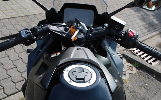 Neufahrzeug Suzuki GSX-8R - Bild 12