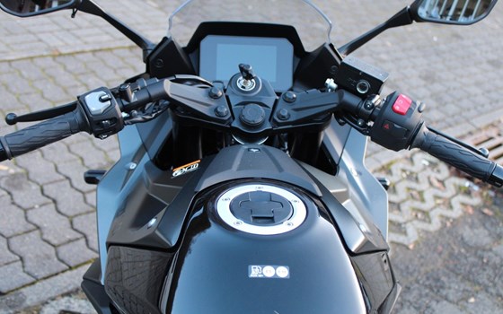 Gebrauchtmotorrad Suzuki GSX-8R - Bild 12