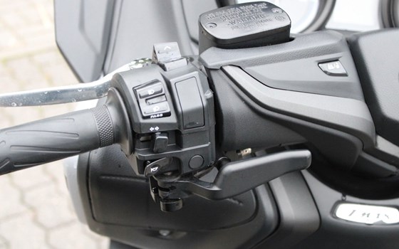 Gebrauchtmotorrad Yamaha TMAX 560 - Bild 14