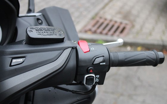 Gebrauchtmotorrad Yamaha TMAX 560 - Bild 15