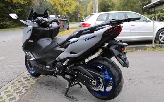 Gebrauchtmotorrad Yamaha TMAX 560 - Bild 3