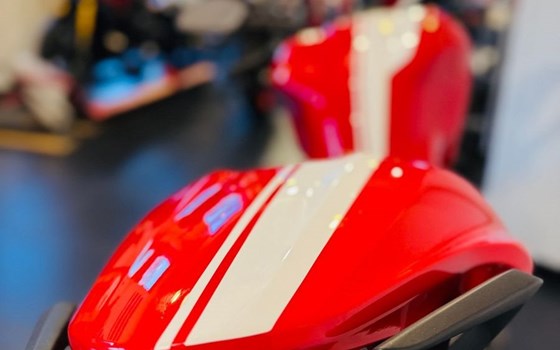 Gebrauchtmotorrad Ducati Monster 821 Stripe - Bild 6