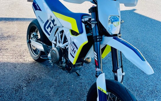 Gebrauchtmotorrad Husqvarna 701 Supermoto - Bild 4